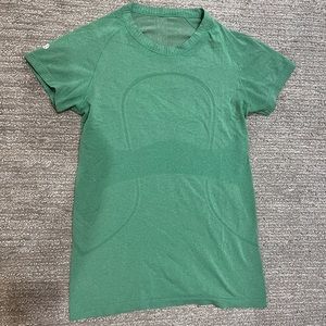 Lululemon Swiftly Tech Short Sleeve Size 4